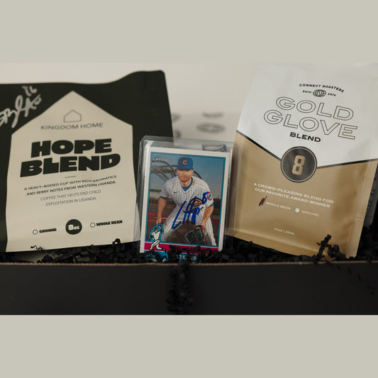The Gold Glove gift box with Gold Glove Blend, signed Hope Blend and a signed Ian Happ baseball card